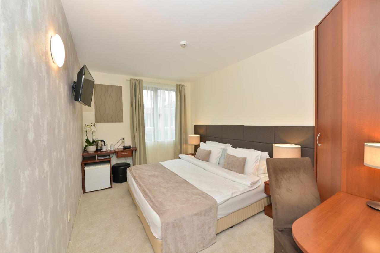 Art Plaza Hotel Sofia Luaran gambar