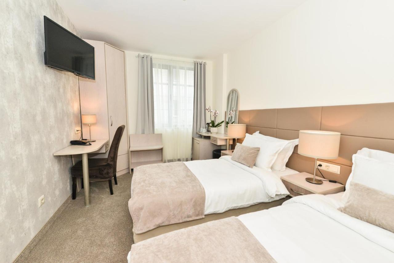 Art Plaza Hotel Sofia Luaran gambar