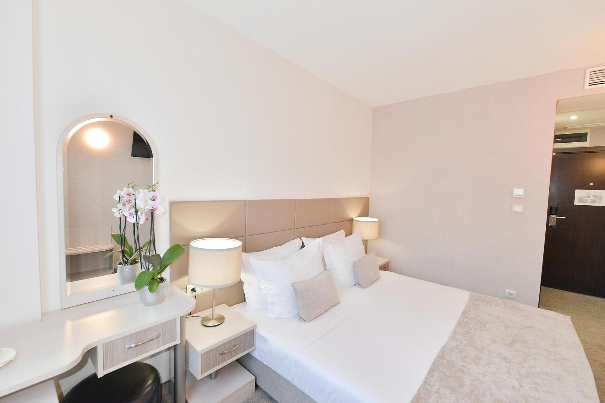 Art Plaza Hotel Sofia Luaran gambar